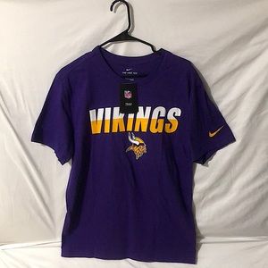 Purple/Gold NFL Nike (never worn) Football U-neck Minnesota Vikings T-shirt